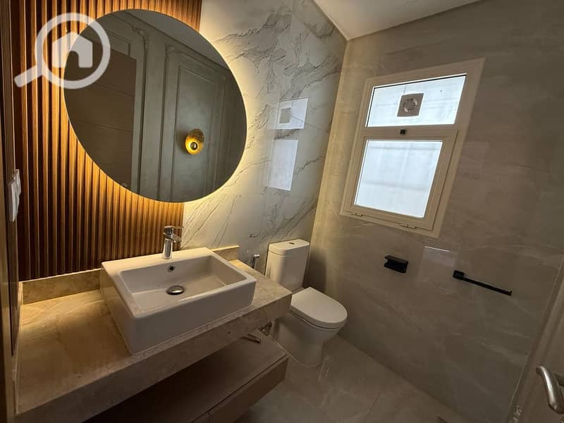 8 264d6d12-4f71-47a1-9b1d-55937127a282. jpg