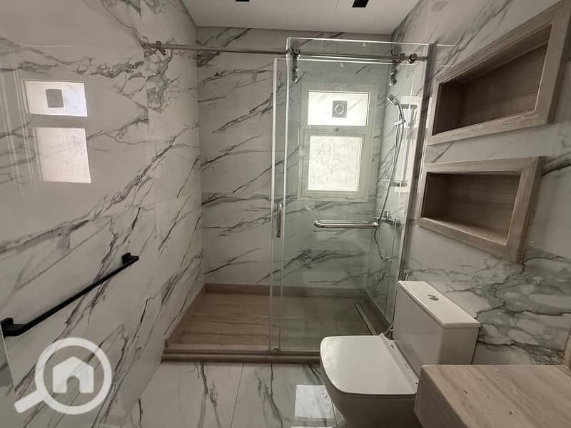 14 fb723b09-3586-4d75-851f-5595c3bbcb59. jpg