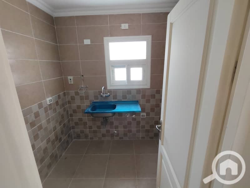 8 3033692d-1065-4818-904b-79e63e1a49ad. jpeg