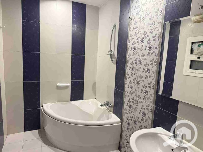 1000668267. jpg 1000668267. jpg