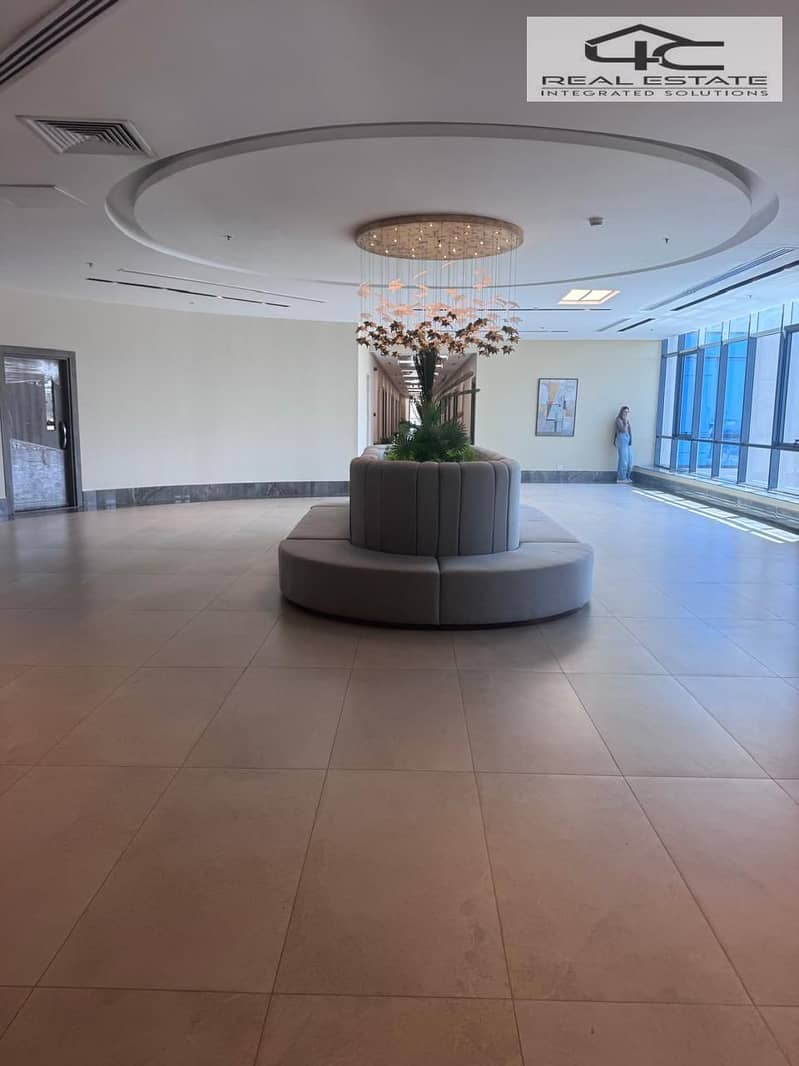 2 c4b71ed2-4095-42c5-84d1-4a2462fb0704. jpg