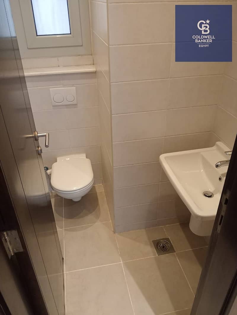 5 WhatsApp Image 2025-12-09 at 13.46. 53_baf7ad0c. jpg