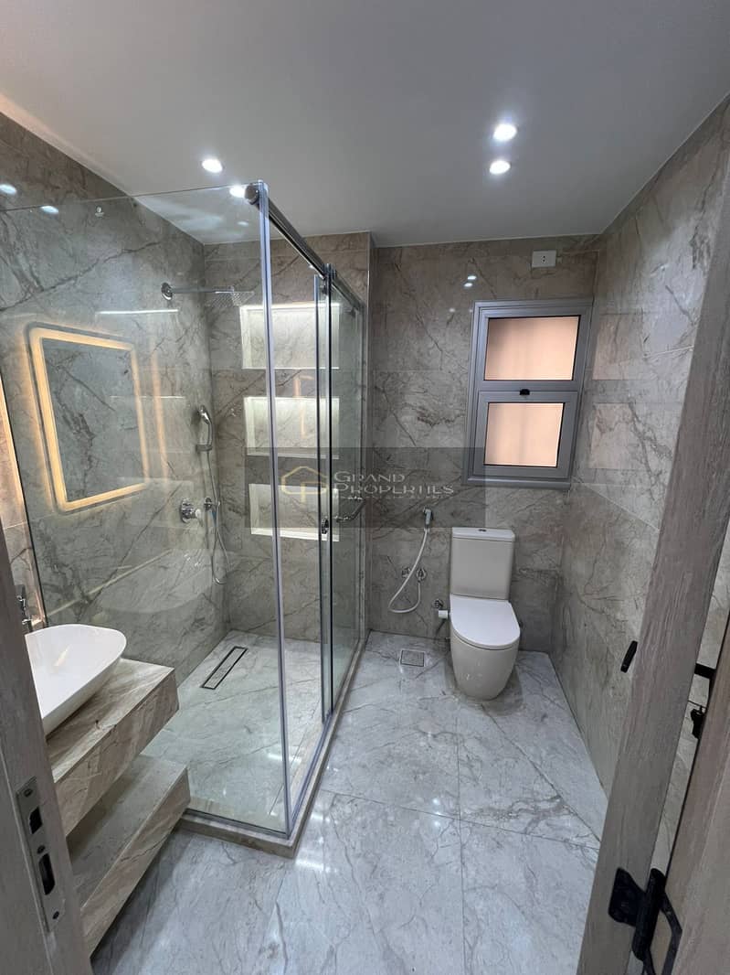 4 c8c49b6a-ad36-4742-820a-e8d47c2c9c8b. jpg