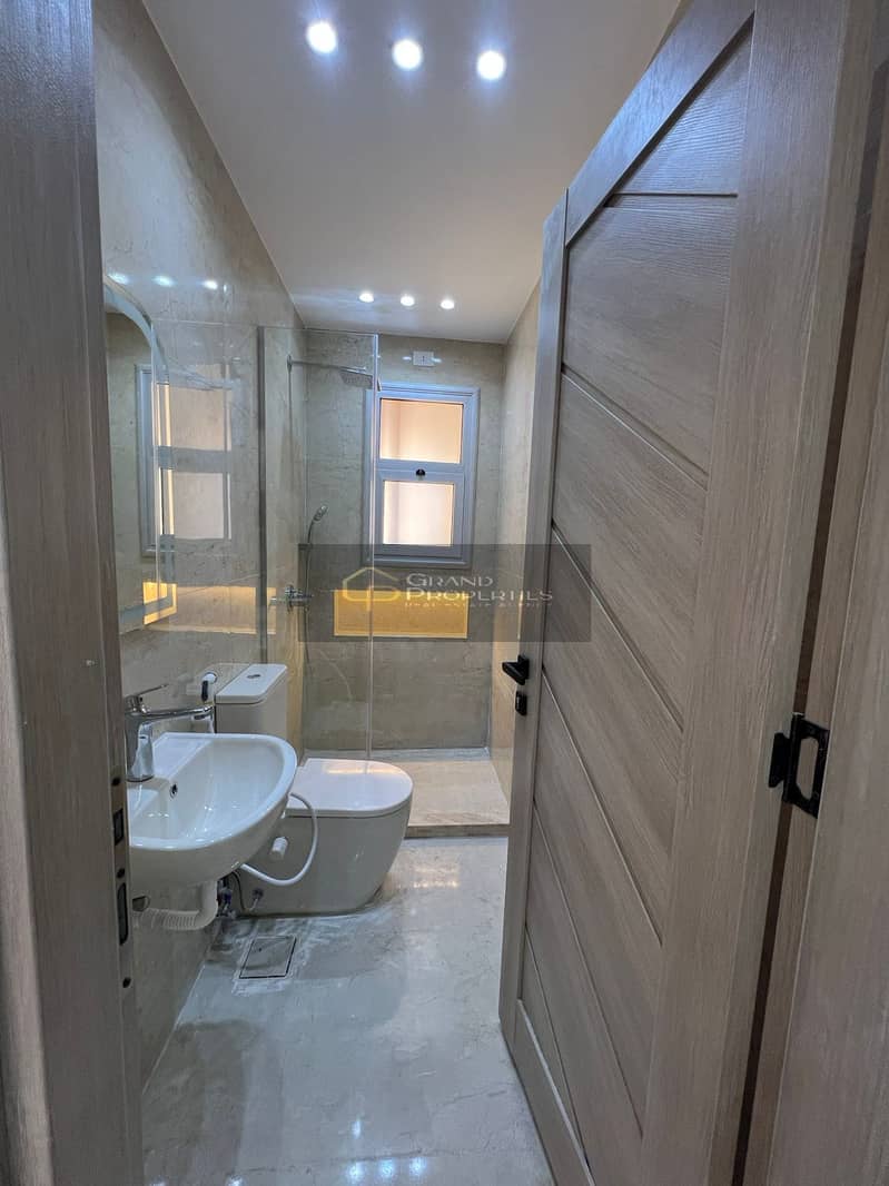 6 3c7e195d-b80d-4e81-b9d1-660346fb5830. jpg