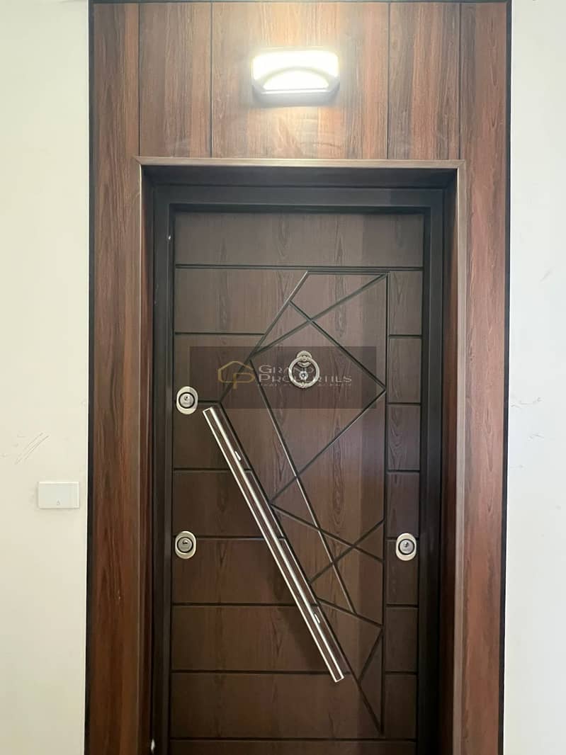 8 67ba306b-c87e-4705-9f5a-e793fd859908. jpg