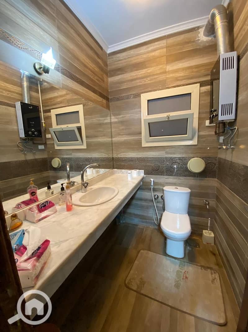 10 0baffae7-6fda-4e40-8b72-a65185cd9908. jpeg