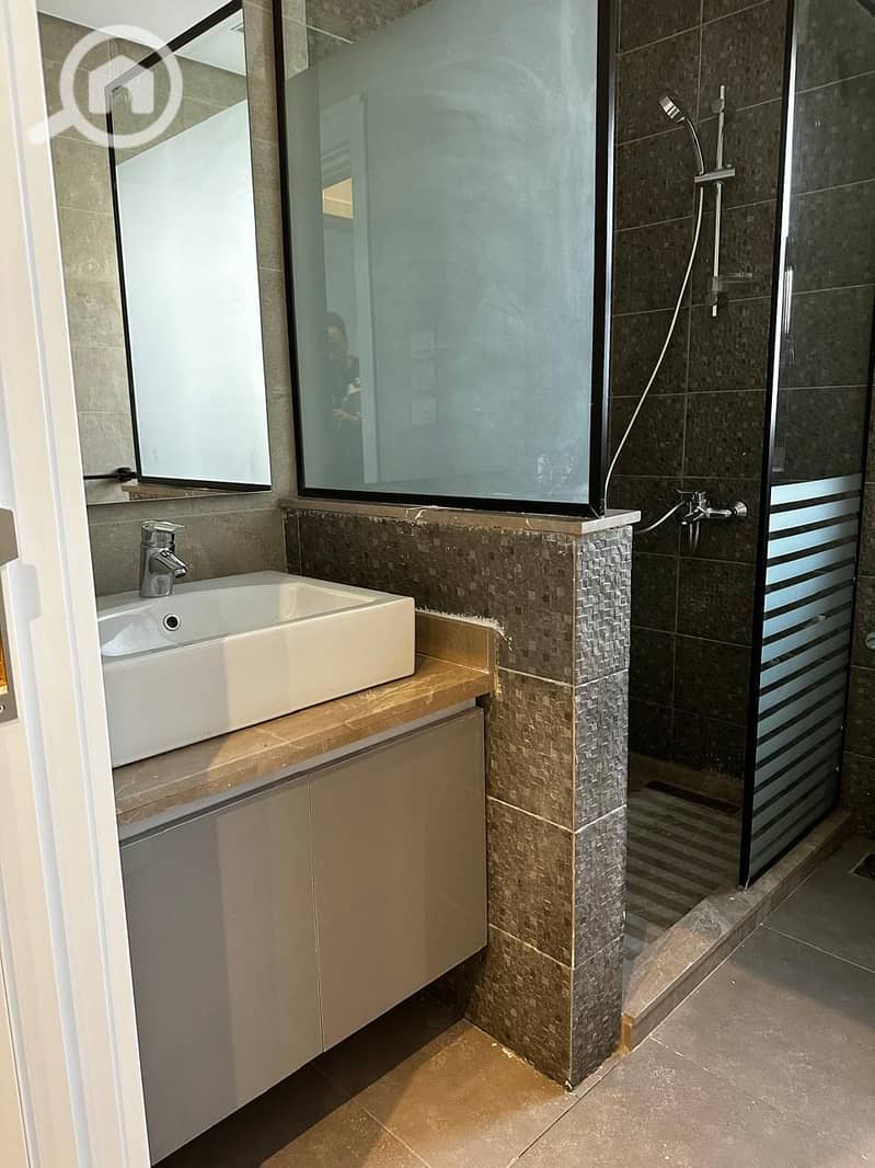 7 5cc56007-5098-42af-8e9b-e5e6d5b7f2f8. jpg