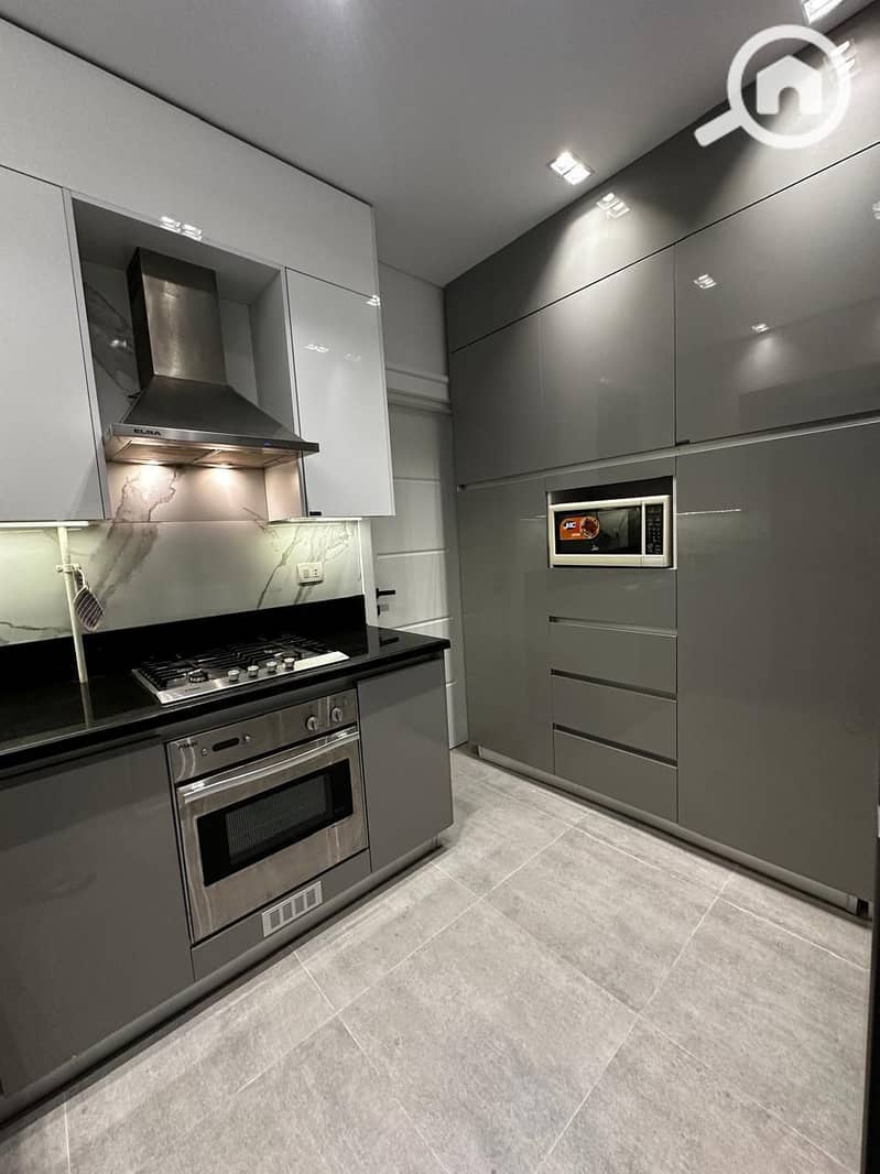 11 98fb2ad3-ea50-40c1-aa6c-00b05dae9bc1. jpg