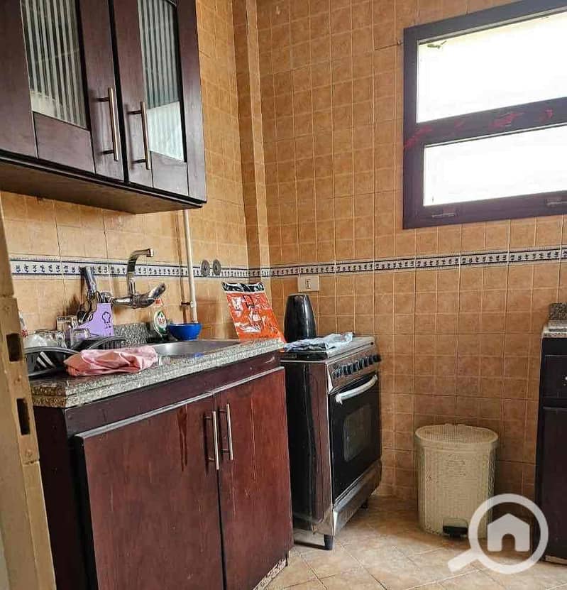 4 131b68a7-30b9-445a-9d5a-38b5a907985c. jpg