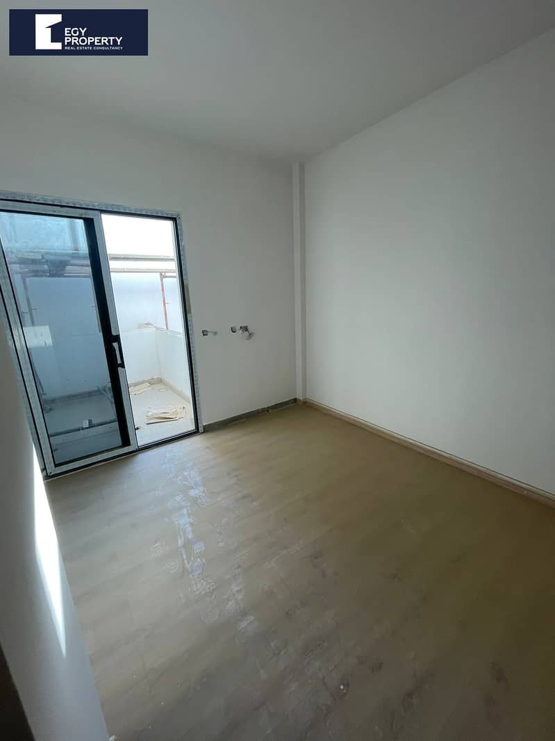 2 41785ffc-267d-43fe-9a94-9c952a5c8911. jpg