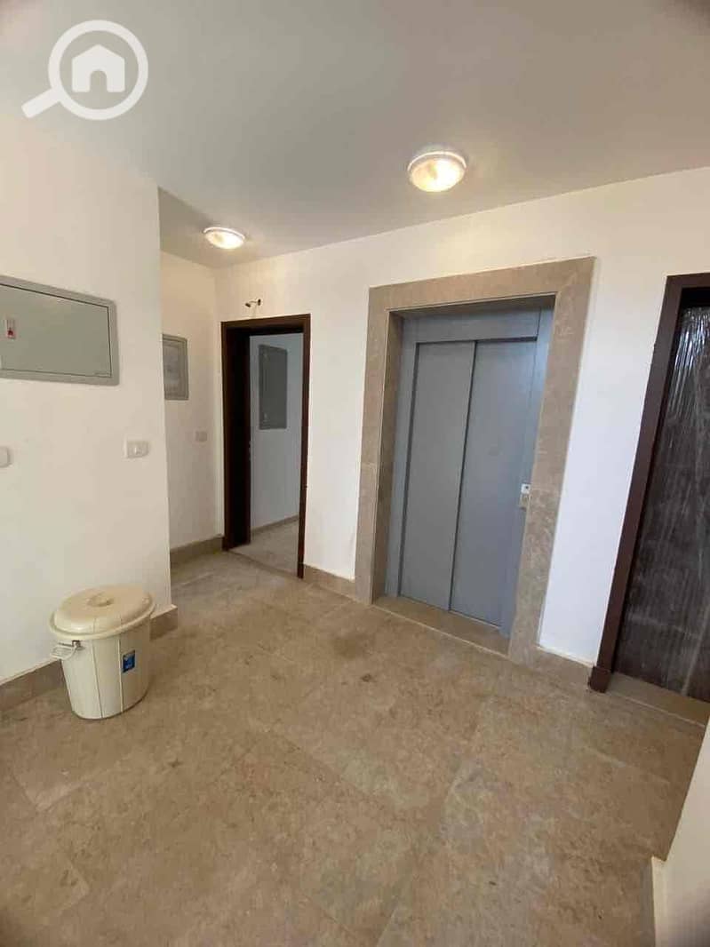 4 5504a129-f5b3-4099-b651-b2df2b096928. jpg