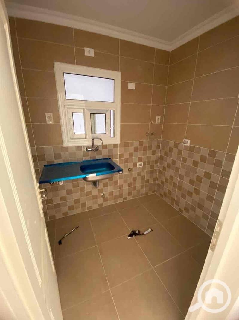 6 8a96bf0a-7de9-40c8-9bf5-8c3f62d8093f. jpg