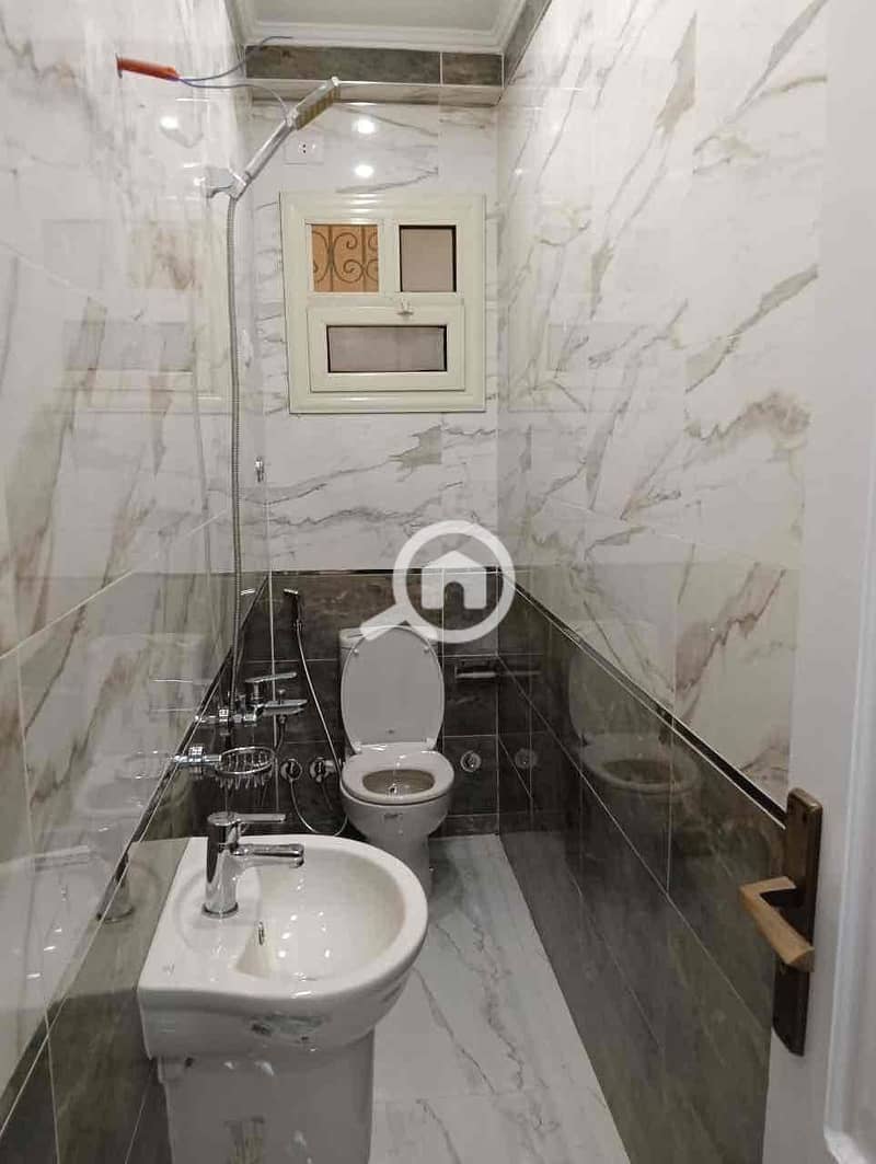 9 646fc642-828c-49e4-a627-e8e8938a4e7a. jpg