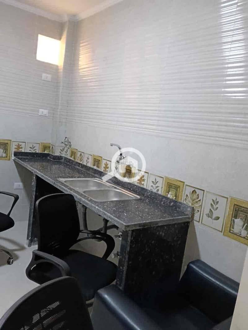 14 0b9431c2-c69d-4963-b44c-99cf6cb30f74. jpg