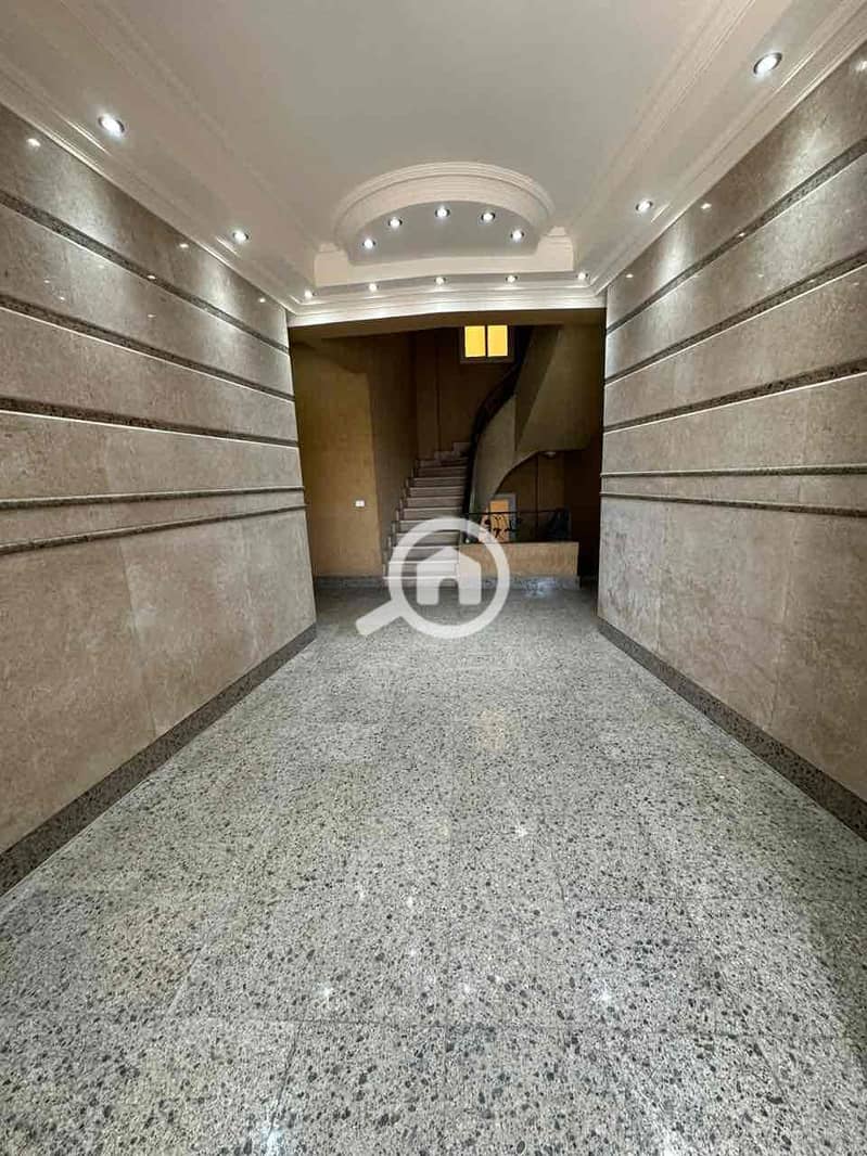 2 b9738b67-685a-4108-8b6c-888335291129. jpg