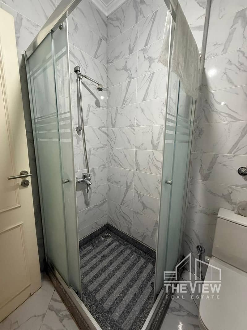 12 WhatsApp Image 2025-10-09 at 23.40. 58_4d55a0d4. jpg