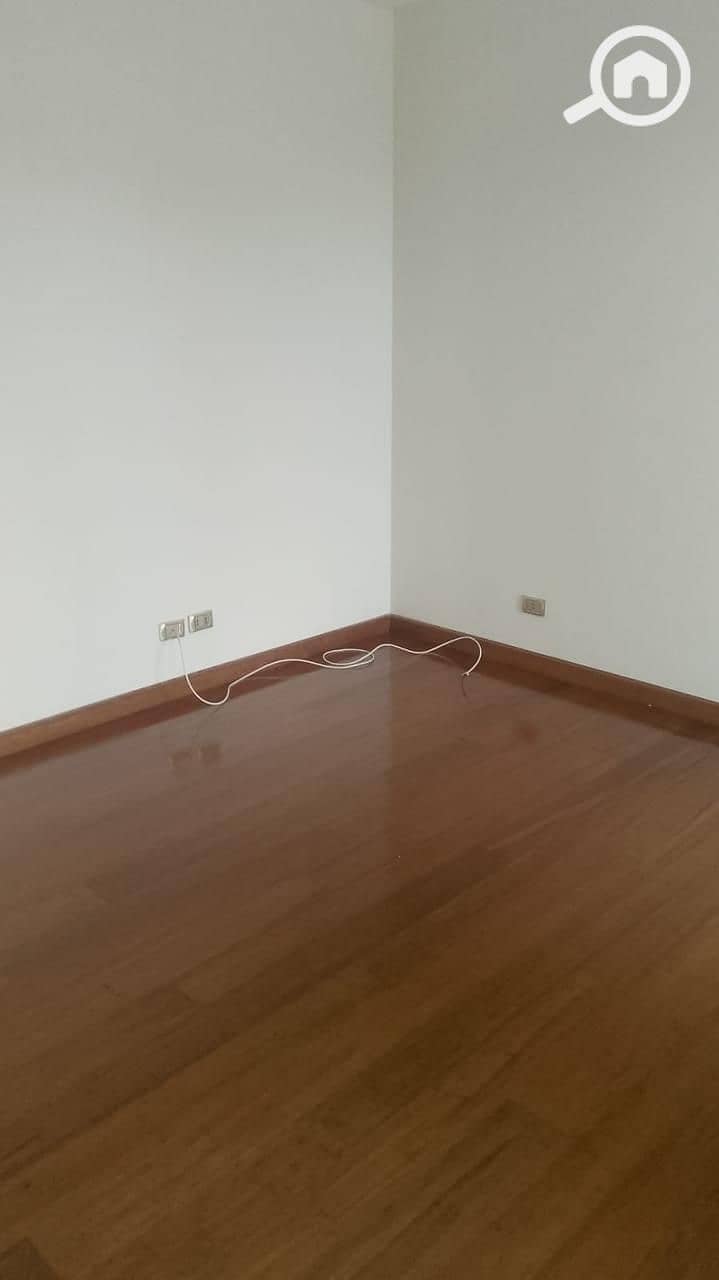 10 7610a325-74fd-4967-b484-f438230cea14. jpeg