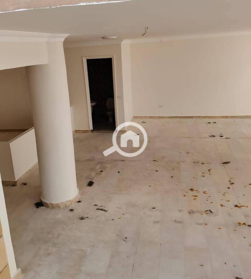 2 5272aa6b-2146-4880-86f8-0a3d528c59c7. jpeg