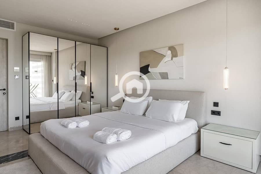 5 ca34e0fa-9c61-4b25-b7cf-46c5b85cdb07. jpeg