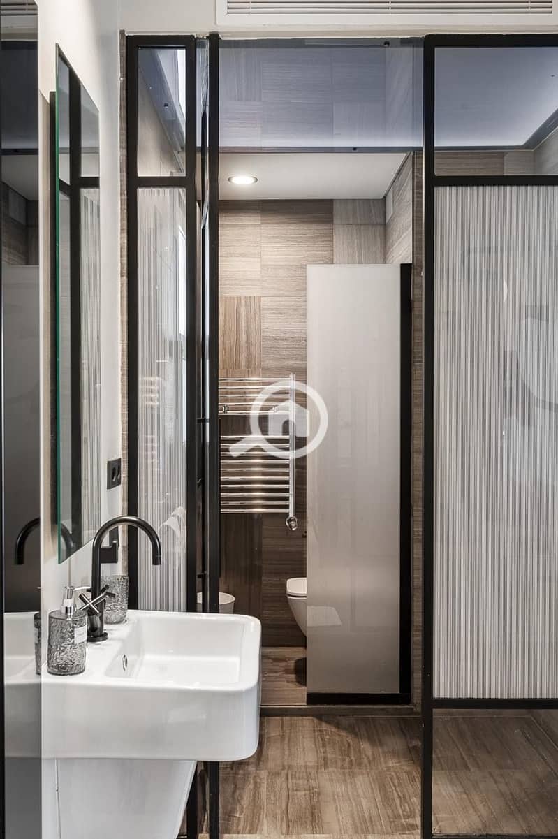 10 35da63f9-81d9-4e60-99ed-5ea43167554c. jpeg