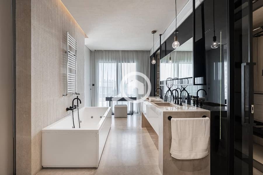 14 8d2b9b11-24c3-4582-a4d7-a4c4447d4dda. jpeg