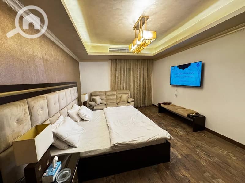 16 fe8ac7be-ef12-4f03-bf66-65787d359cda. jpeg