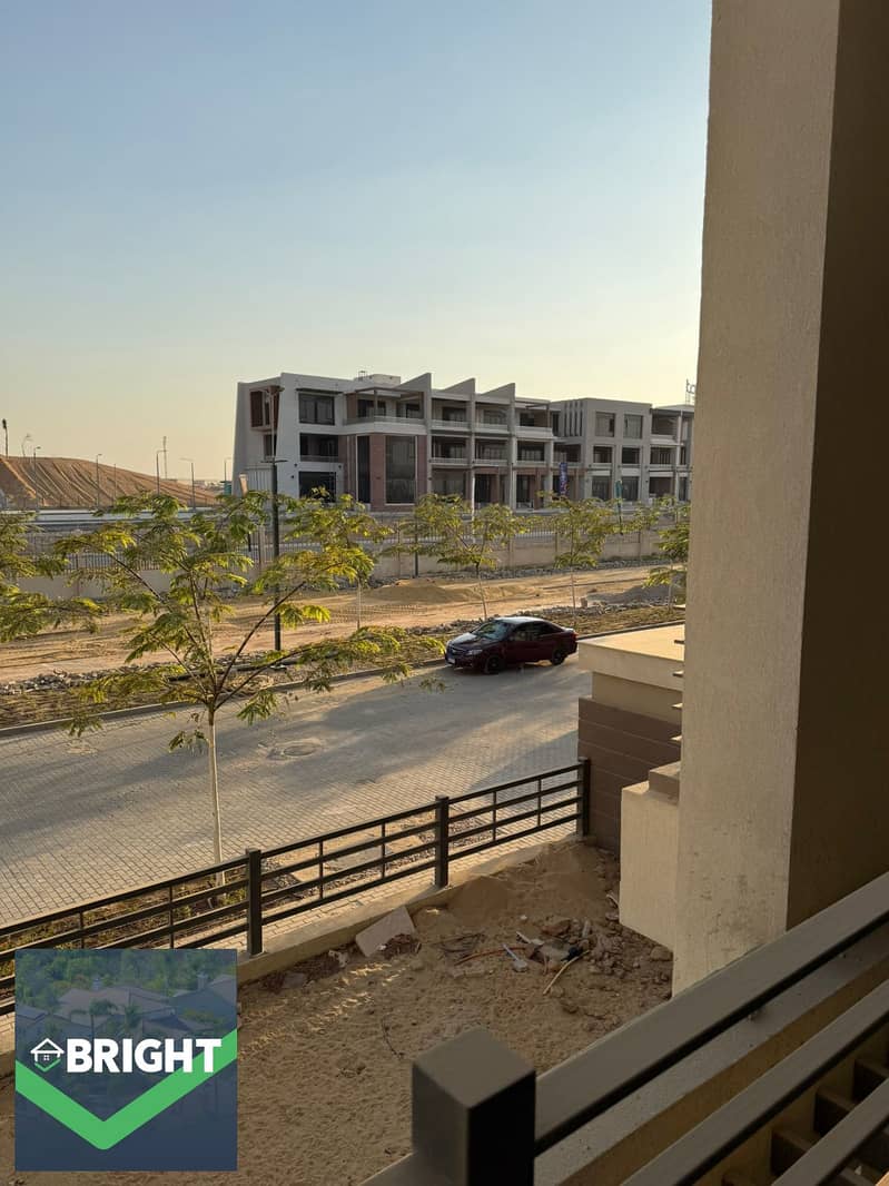 8 e003a6e4-84dc-4d74-a15a-37bb2b4c2ff5. jpg