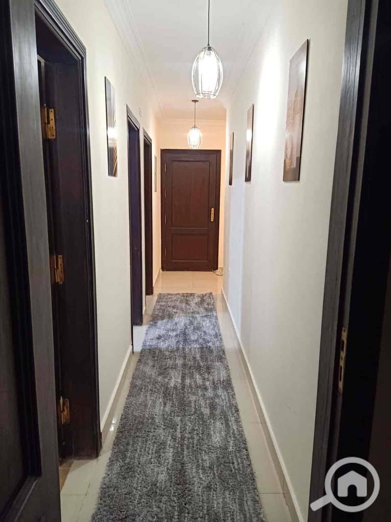 7 b0ea7555-72c0-4a41-95b6-dcc8cc9dbe6f. jpg