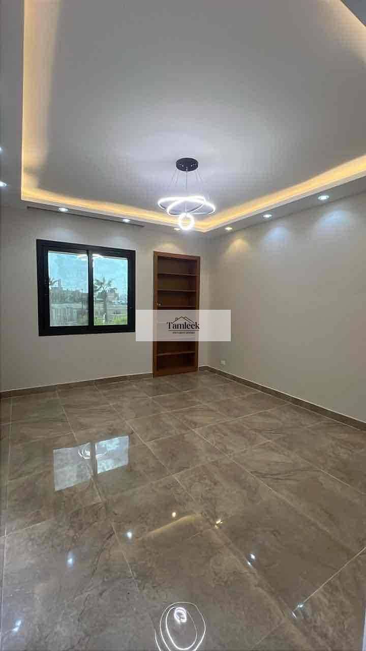 4 630c53ea-9b96-4bce-85d4-7120f150efc5. jpg