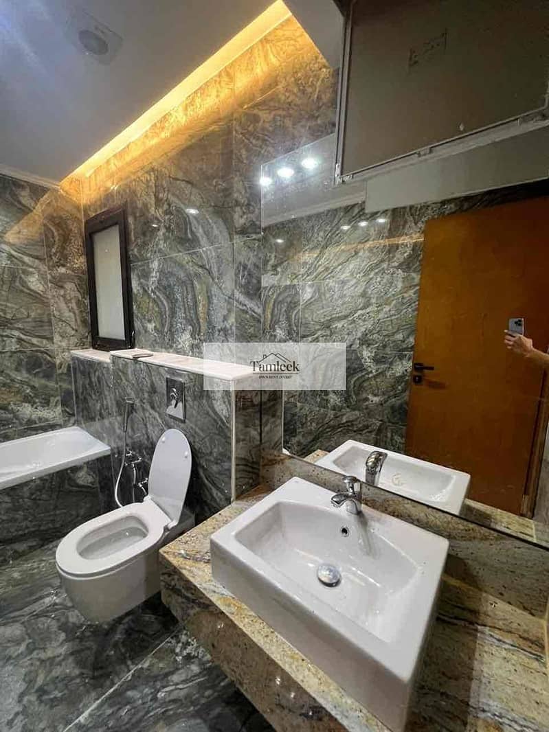 6 bd70cb79-02c0-414a-ae01-6a1e3de1d1f6. jpg