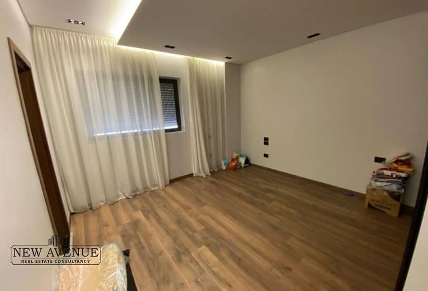 7 8daa0dd3-45a2-4b93-a1ed-dd33274fcc85. jpg