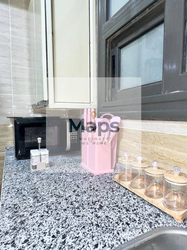 12 178b5e12-083c-489c-b8d1-cee68a902538. jpg