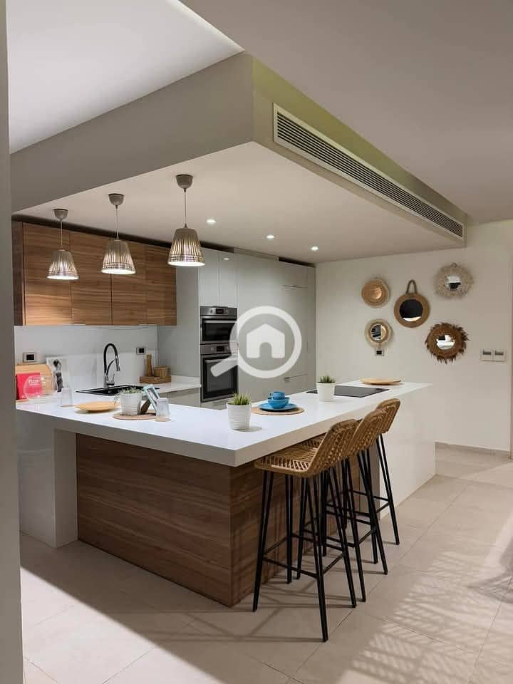 2 photo_2025-02-07_20-08-00. jpg