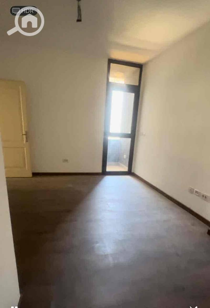 12 9a3dc44e-c262-4da9-83f9-828a0bd9dfd7. jpg