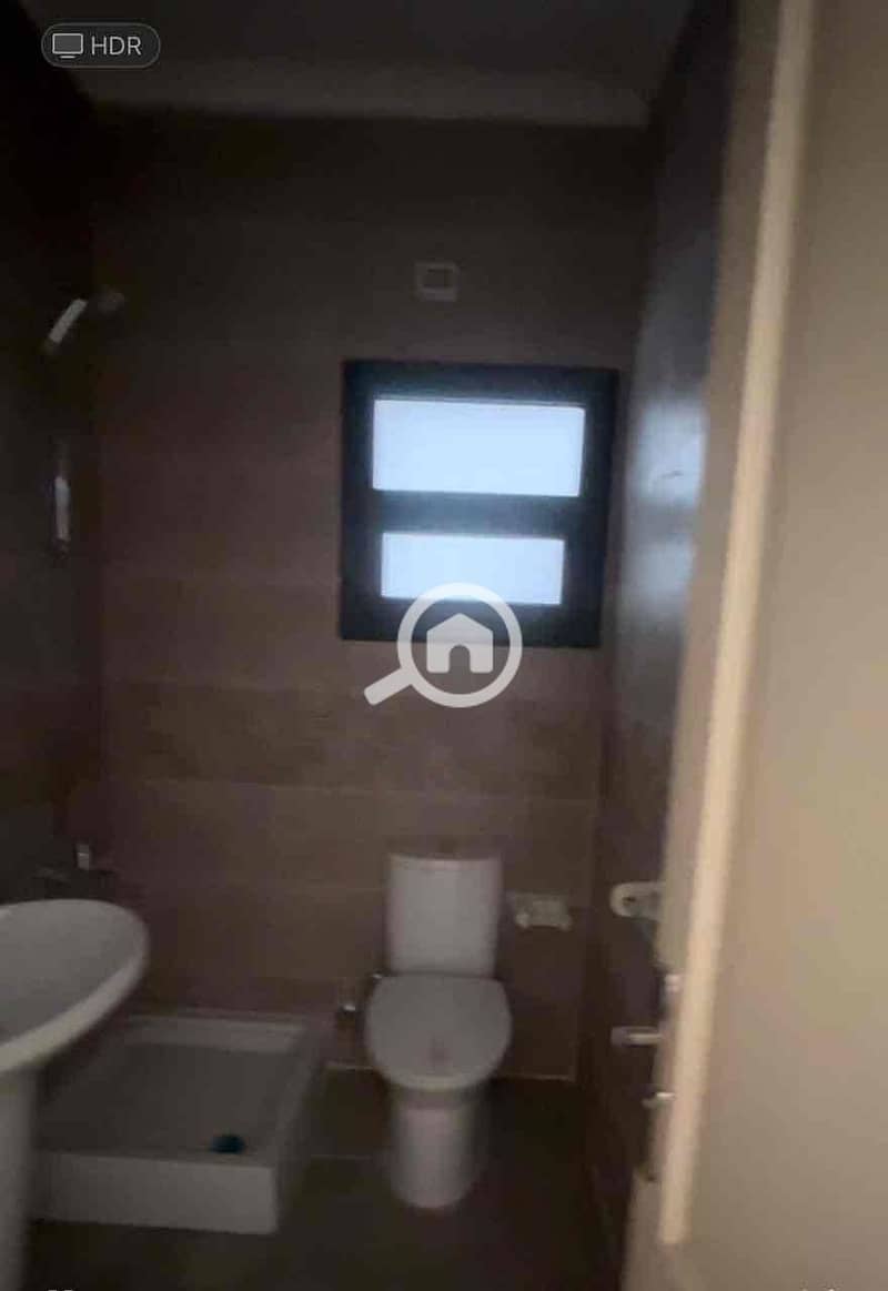 15 9fa0a5e6-7b54-4472-a589-308b66050d28. jpg