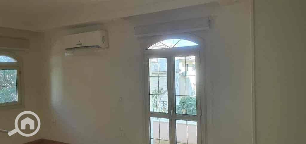 2 cd51e4a1-5cb2-4202-93d5-6cb732bb109a. jpg