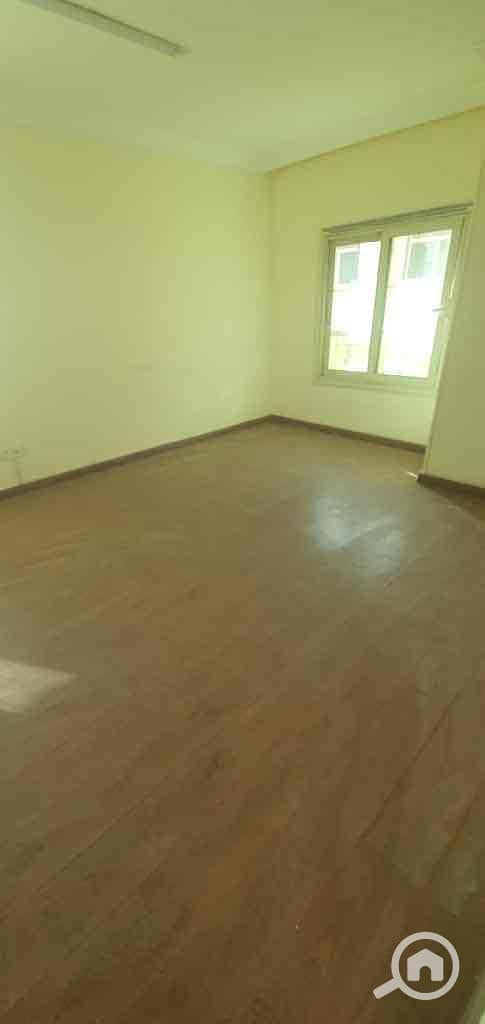 8 b6ee4d7a-e2bb-498b-9bce-39b9d4e7cde7. jpg