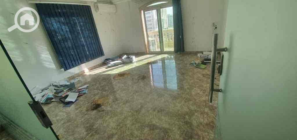 11 4cc07dd0-0a57-448c-85ac-f27fbd354a40. jpg