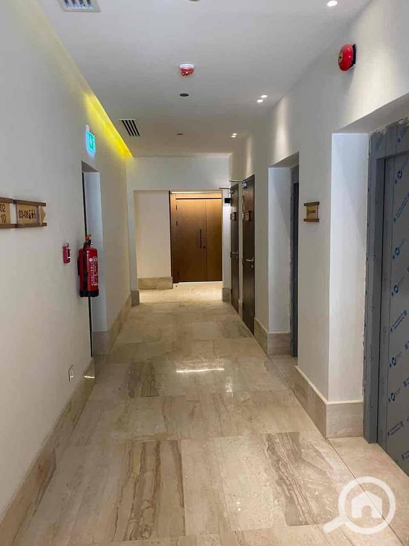 2 7b174ac5-0eff-4802-9d4b-54b2e6206219. jpg