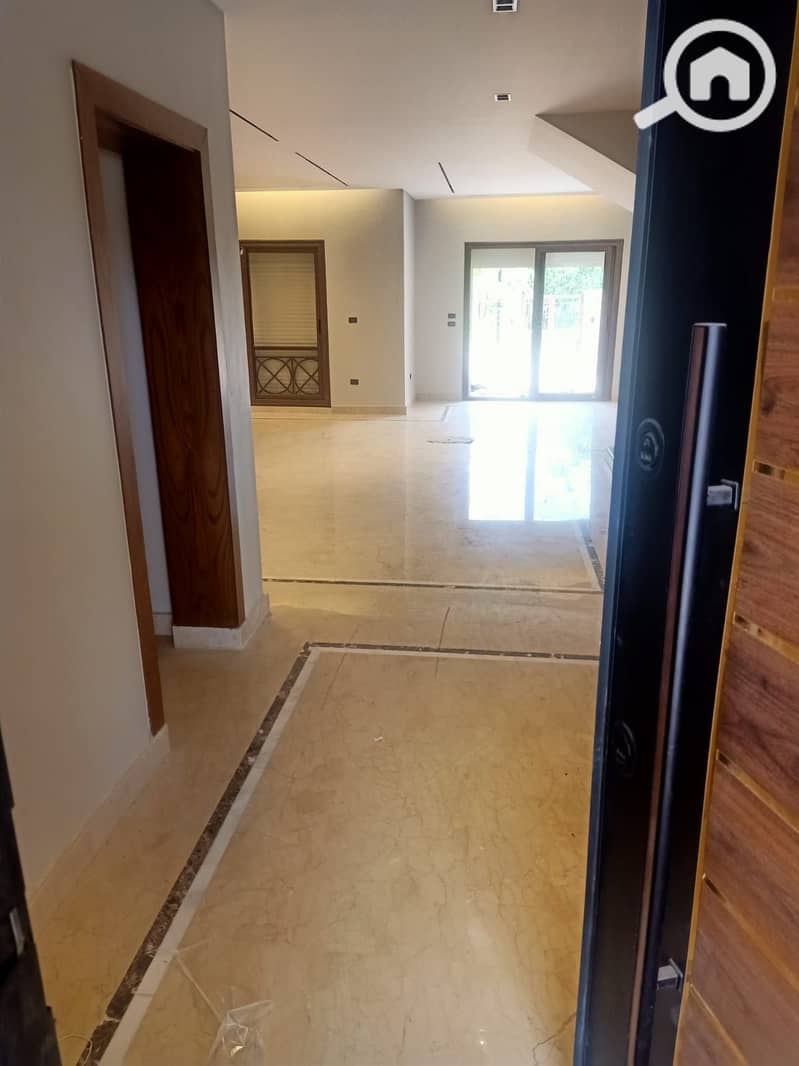 19 e857dd25-6352-47a9-9eb0-a49f6d9b0404. jpeg