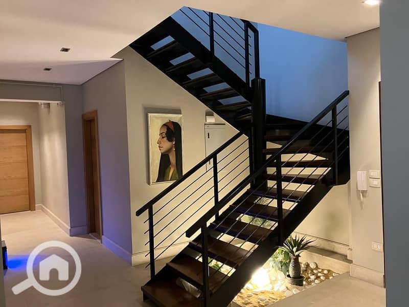 5 92de9e4e-353f-49f0-8409-8da8429651e4. jpeg