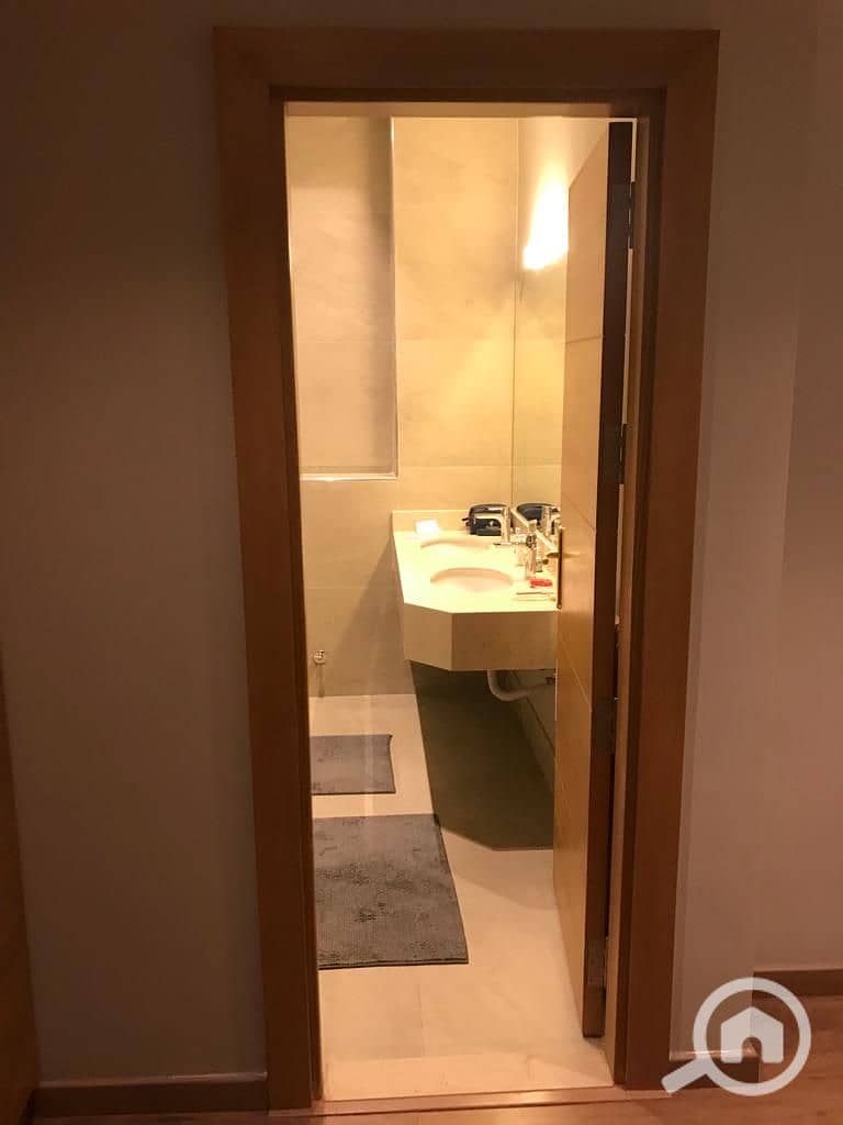 15 e88a1acb-cc78-46bd-9b4a-4c8697f7c29d. jpeg