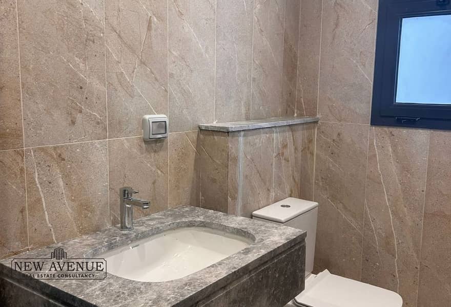 8 8578c247-87e2-472a-b52d-653506c9e30e. jpg