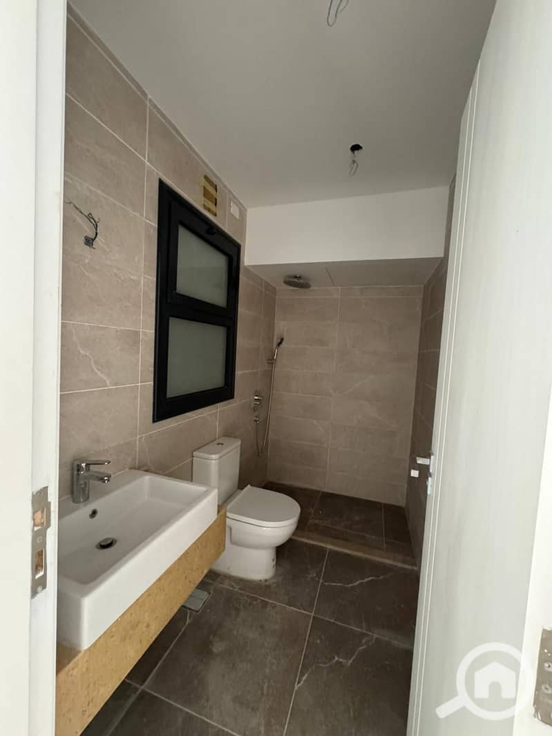 6 WhatsApp Image 2025-12-10 at 12.00. 51_5e4fdadf. jpg