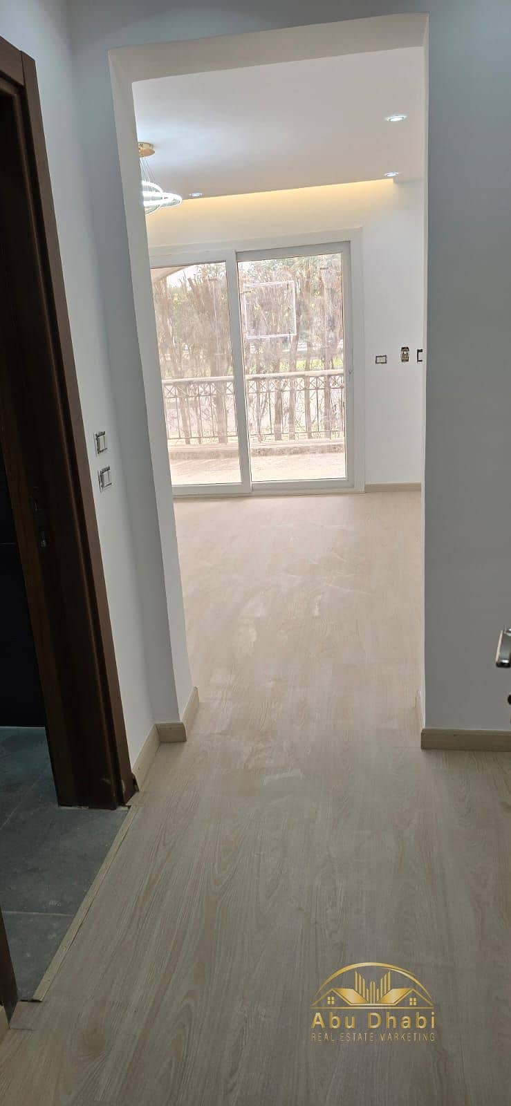 3 4943e237-30da-438c-afa1-97415435fdf8. jpg