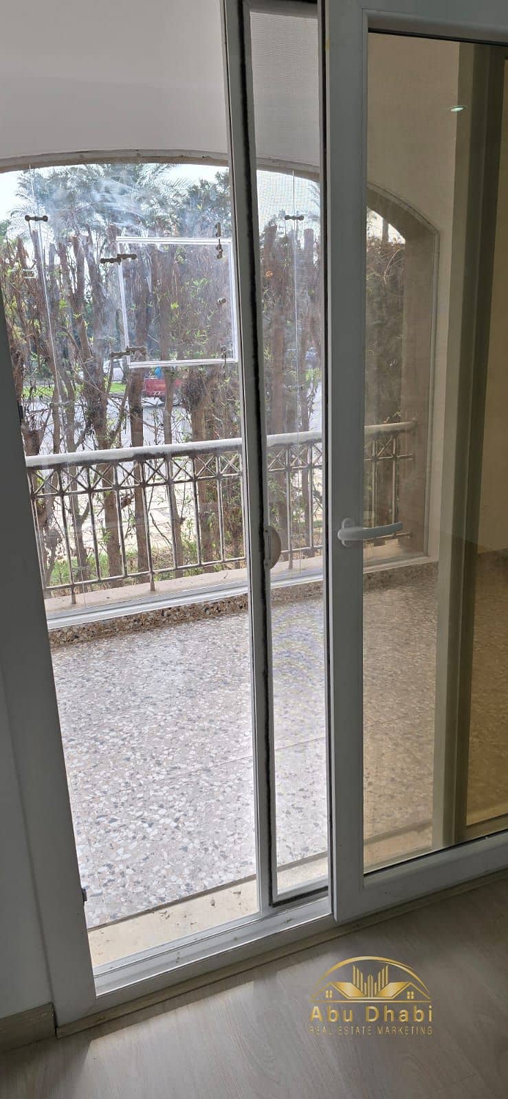 5 f8d319a1-cfa9-47b6-ace6-9bae5ef952c7. jpg