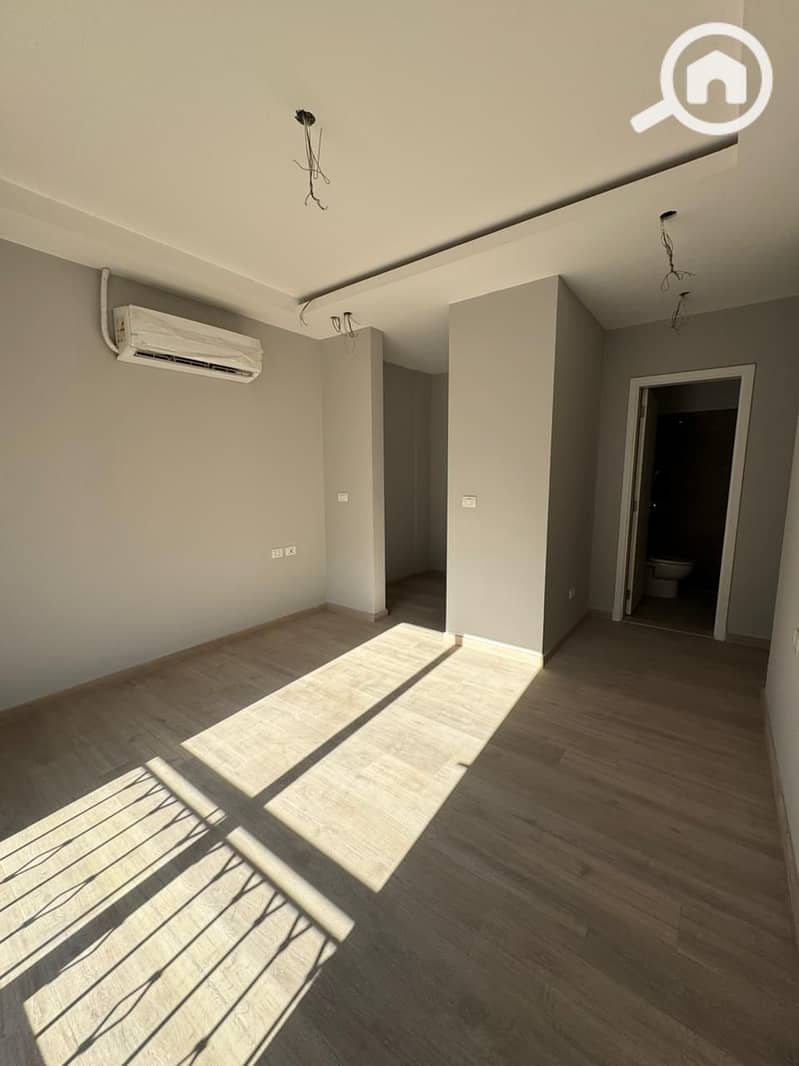 8 WhatsApp Image 2025-12-10 at 12.19. 44_1e5400fd. jpg