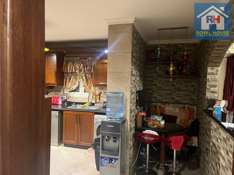 12 986328f7-00e1-4a48-836c-f2490103fcd7. jpeg