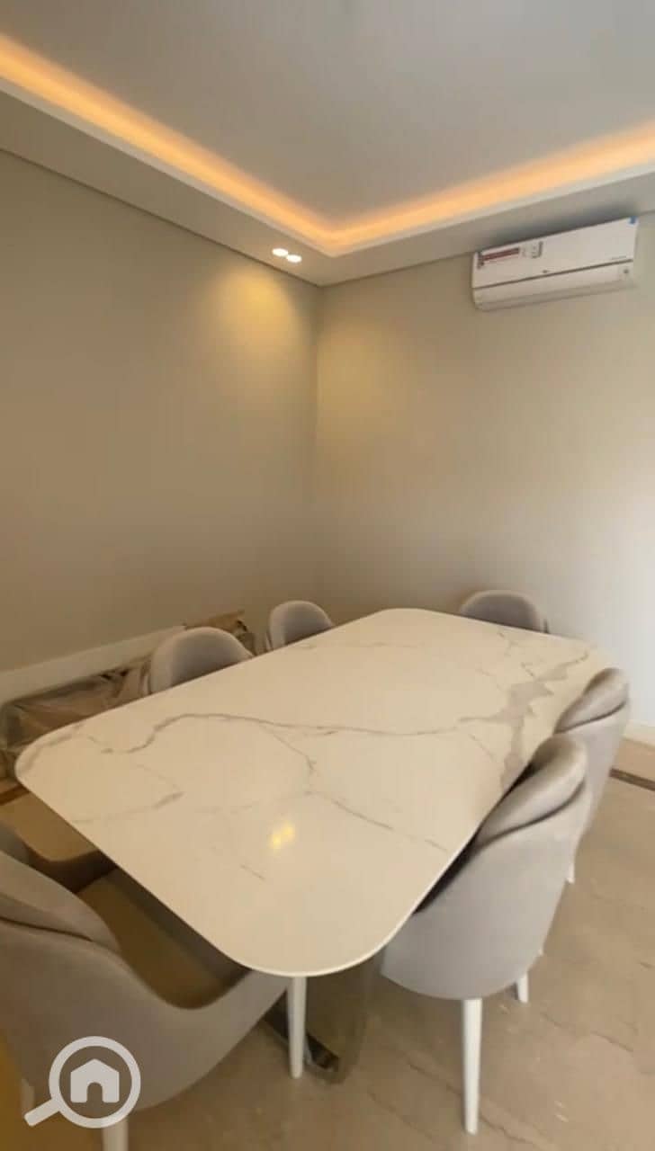 4 2ba6a37d-b446-44a2-8f0f-04c48e8f1df7. jpeg