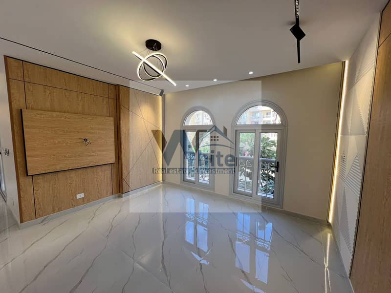 4 b31f83db-b67d-466a-b39a-9a1fe811fdb3. jpeg